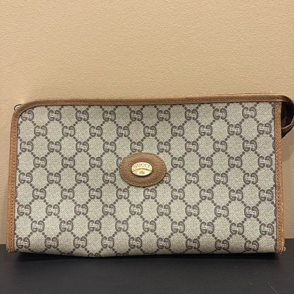 Gucci Supreme Plus Vintage Toiletry Pouch - Picture 1 of 12
